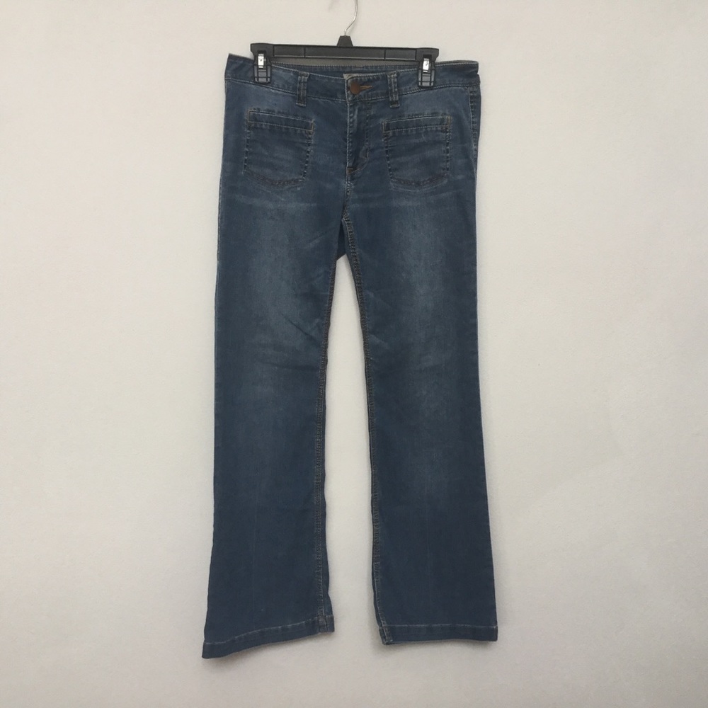 Cabi Jeans Mid Wash Bootcut Jeans Size 6 Lightweight Stretchy Fall Winter Basic